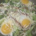 BGTM's cooksnap of when they made 目玉焼き。の、ピザみたいなやーつ。.