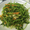 nishimo's cooksnap of when they made 豆苗と人参のにんにく炒め.