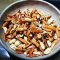 はるneko's cooksnap of when they made 柿ピーペペロンチーノ.
