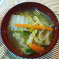 ひなたのねこやなぎ's cooksnap of when they made 温まる〜♬ 油揚げと白菜の味噌汁.
