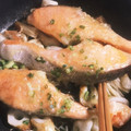 シャル菜's cooksnap of when they made 鮭ときのこのフライパン蒸し♪簡単.