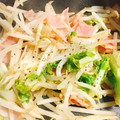 クックHJB3B6☆'s cooksnap of when they made ベーコンもやし炒め.