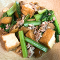 気まぐれご飯を作る人's cooksnap of when they made 厚揚げと挽き肉と小松菜のサッと煮。.