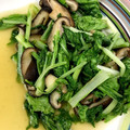 かんぱんまん's cooksnap of when they made 山東菜とシイタケのほっとする炒めもの.