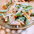 ＊shihori＊'s cooksnap of when they made 簡単和えるだけ♪柿と水菜のサラダ.