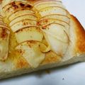 0nohaha's cooksnap of when they made 林檎のスライス蜜トースト.