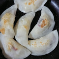phnanzu's cooksnap of when they made 納豆とシソとチーズの揚げ餃子♡.