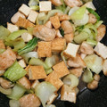 ☆アンシェル☆'s cooksnap of when they made 鶏もも肉と厚揚げとチンゲン菜の炒め物.