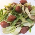 kisberry's cooksnap of when they made キャベツとしめじのウィンナー炒め.
