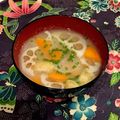 なつき☆ミ's cooksnap of when they made 圧力鍋で加圧1分☆根菜の味噌汁.