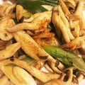 ＊にょにょん＊'s cooksnap of when they made しめじと長ネギのピリ辛醤油炒め.