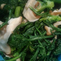ふぁんたにゃん's cooksnap of when they made 春菊と舞茸の和風おかか炒め.