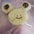 チカゼ's cooksnap of when they made 簡単！キャラ弁！？カエルおにぎり～.