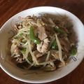 かよばぁ's cooksnap of when they made 簡単♪豚肉ともやしの中華炒め.