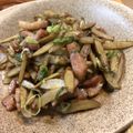 おくっち家's cooksnap of when they made ベーコンとごぼうのバター醤油きんぴら.