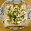 jun120121's cooksnap of when they made 紫蘇香る❀乱切りピーマンの和トースト.