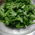さやぴんmama's cooksnap of when they made シンプル☆モリモリ食べる春菊サラダ.