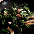 ame-ikuru's cooksnap of when they made ほうれん草と鶏モモ肉のチーズ炒め.