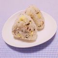 まあまま☆0403's cooksnap of when they made 残りご飯と6Pチーズ具財の簡単おにぎり.