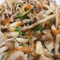 acchasango's cooksnap of when they made 簡単10分！豆苗ときのこのガリバタ炒め.