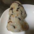 SKB34's cooksnap of when they made ごま油香る塩昆布と天かす入りおにぎり♡.