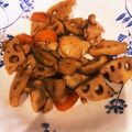 びーさん・ちこさん's cooksnap of when they made 鶏肉とレンコンと人参の炒り煮.
