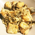 dogyuzu's cooksnap of when they made きのこと鮭のバターしょうゆ炒め.