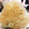 まこり～ぬ☆'s cooksnap of when they made シャケフレークと白ごまのおにぎり.