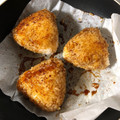 しげくん☆'s cooksnap of when they made 焼き肉のたれで簡単焼きおにぎり.