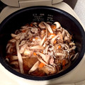 クック49EO2S☆'s cooksnap of when they made 簡単♡きのことツナの塩昆布炊き込みご飯.