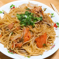 hanemakoo's cooksnap of when they made スモークサーモンとシメジの和風スパゲティ.