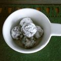 やっちーさん's cooksnap of when they made 簡単＊ほろ苦ココアスノーボールクッキー.