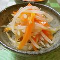 solapapa's cooksnap of when they made レンジで簡単★もやしと人参のナムル.