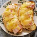 ayakaL7's cooksnap of when they made キャベツとベーコンのチーズのせトースト.