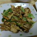 ぽちぼて's cooksnap of when they made マイタケと卵とレタスのオイスター炒め.