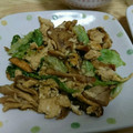 ぽちぼて's cooksnap of when they made マイタケと卵とレタスのオイスター炒め.