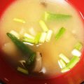 りりゆぅ's cooksnap of when they made オクラとぶなしめじのみそ汁.