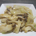 ジョングレ's cooksnap of when they made 鶏胸肉としめじと玉ねぎの中華炒め.