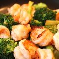 Burky's cooksnap of when they made 簡単♪エビとブロッコリーのガーリック炒め.