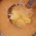 eiyoushi's cooksnap of when they made 玉ねぎとじゃがいもの味噌汁.