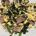 なるこォ's cooksnap of when they made ほうれん草とベーコンとしめじの卵炒め.