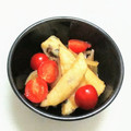 ｅｋ４'s cooksnap of when they made 練り物と玉ねぎ・トマトの和風サラダ♪.