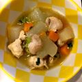 kunX2's cooksnap of when they made 鶏もも肉と大根の鍋♪簡単鶏がらスープ.