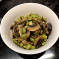 FujikoUK's cooksnap of when they made 枝豆とマッシュルーム のバター醤油炒め.