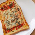 sayaendo＊'s cooksnap of when they made 塩昆布と鮭のマヨチーズトースト.
