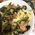 LINDA★8's cooksnap of when they made ほうれん草とベーコンとしめじの卵炒め.
