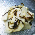 Yuuya_mama's cooksnap of when they made 塩昆布で簡単かぶの浅漬け★.