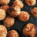 HACCHI≧∇≦'s cooksnap of when they made たこ焼き器でごま団子.