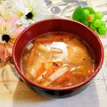 ももちゃんのれしぴ's cooksnap of when they made 秋鮭と白葱の梅和風スープ.