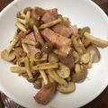 釣りバカ嫁's cooksnap of when they made きのことベーコンのバター醤油炒め.